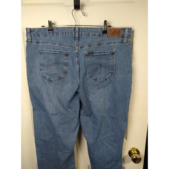 Lee Woman 20 Denim Capri Jeans Straight Zip 5 Pocket Norm Core Medium Wash - Picture 10 of 11